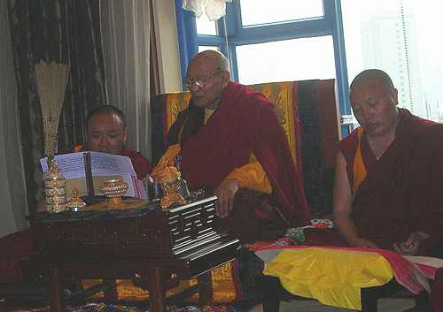 佐钦法王的上师多杰仁增仁波且祝贺羌佛