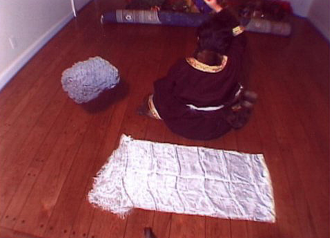 98磅钟乳石穿身过　430磅埵切墟王石腾空飞