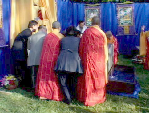 佛法真实展现 胜义浴佛法会 七支圣境眼前现　证量取水真浴佛-图片2