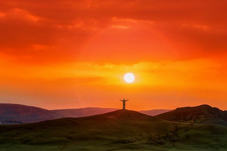 绵延的公路由沙砾堆积而成，成功要从点滴小事积累做起-图片2