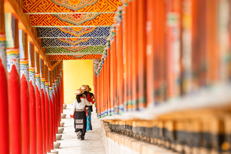 此身不向今生渡，更待何生渡此身？