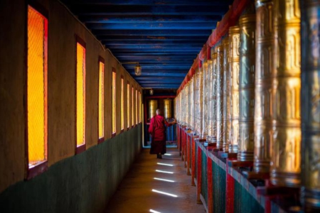 修行不能放在明日做，否则落入邪恶知见