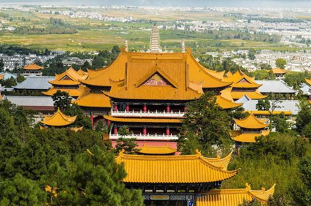 要严持戒律，时时落实菩提心的修持