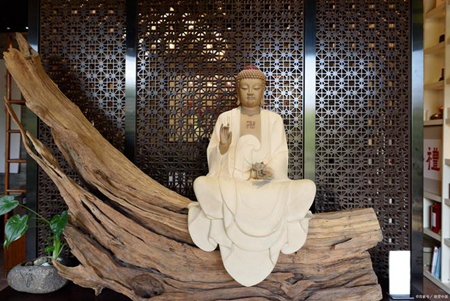 珍惜暇满人身的大好机遇，精进的修行吧！