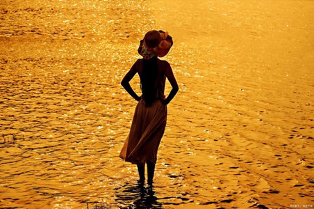 以自色不佳丽而生烦恼即是我执魔