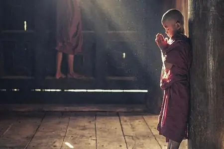 春节扫尘时，一定要千万小心，切莫伤害生命