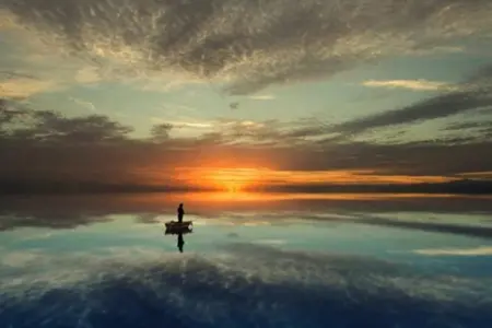 按照佛陀教戒去实际行持，好好修学佛法