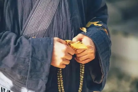 有多少人识清了那些如恒河沙的邪师？